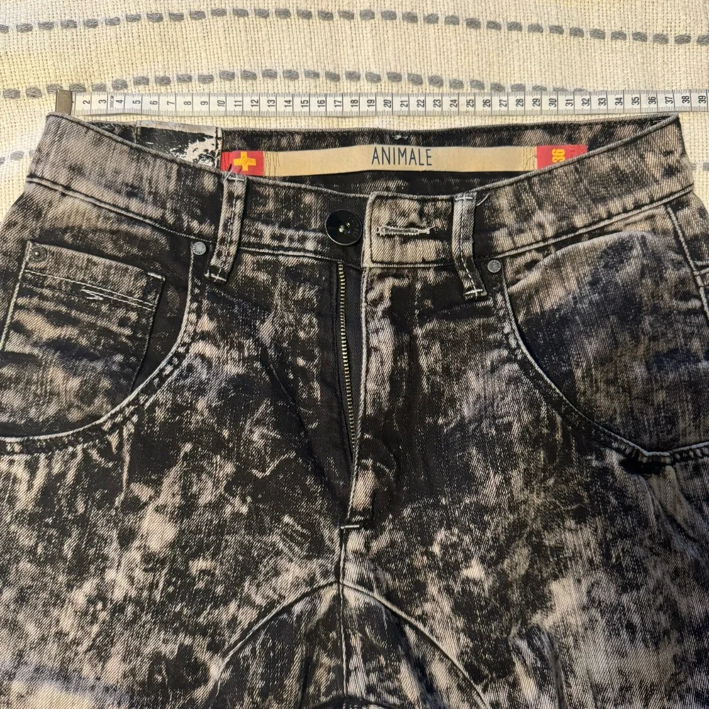 ANIMALE Brazil Acid Wash Jeans - Picture 4 of 7